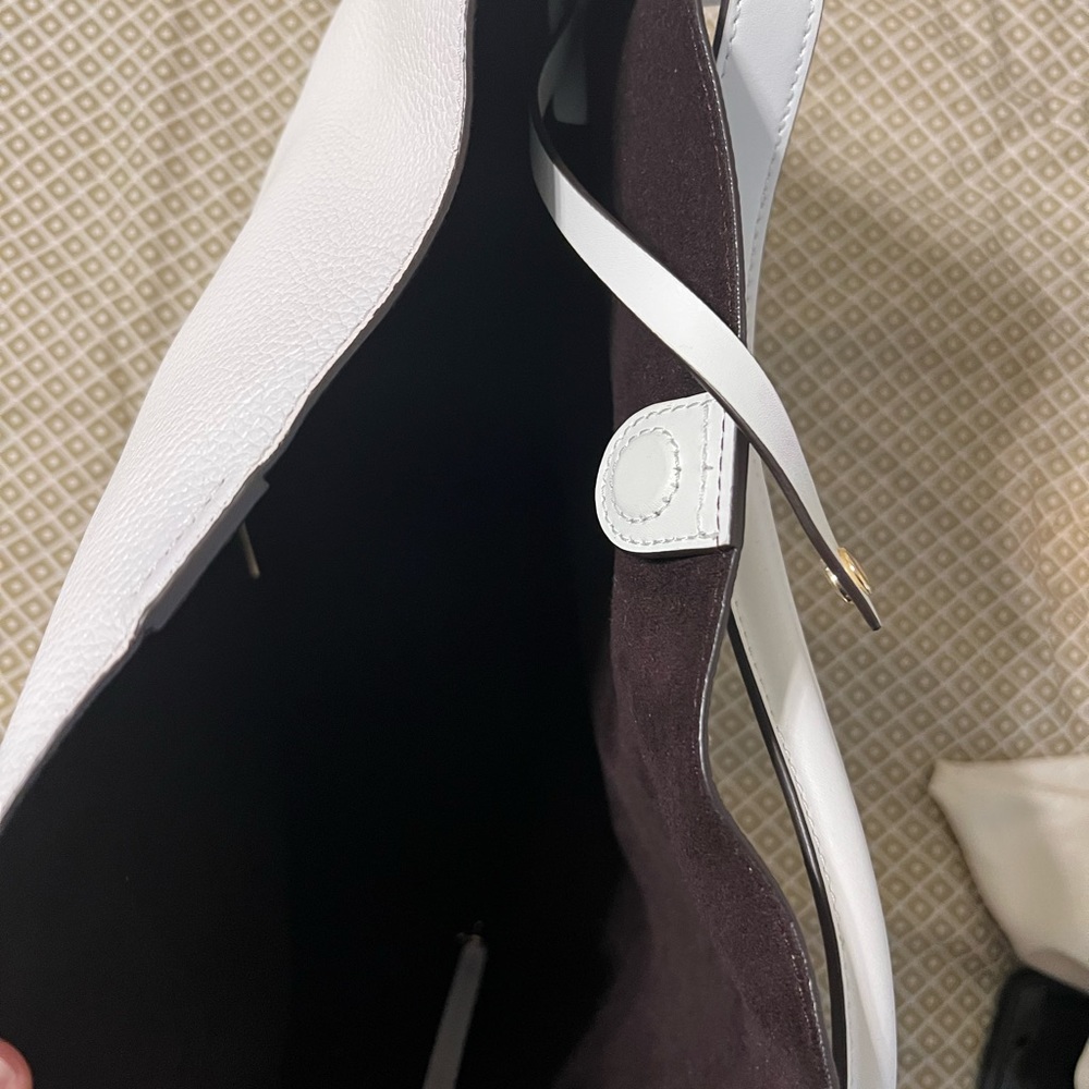 Michael Kors White Tote - Picture 7 of 8